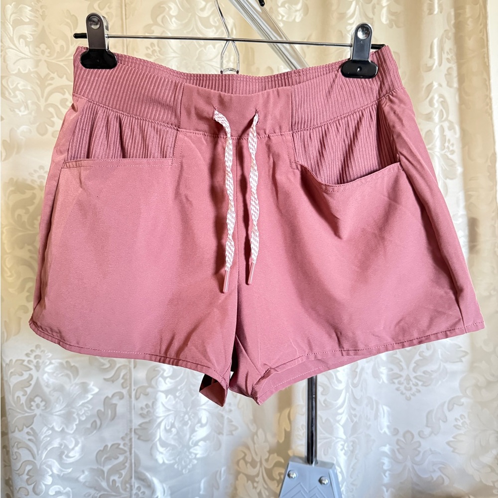 Avalanche Women's Athletic Shorts in Pink/B077
